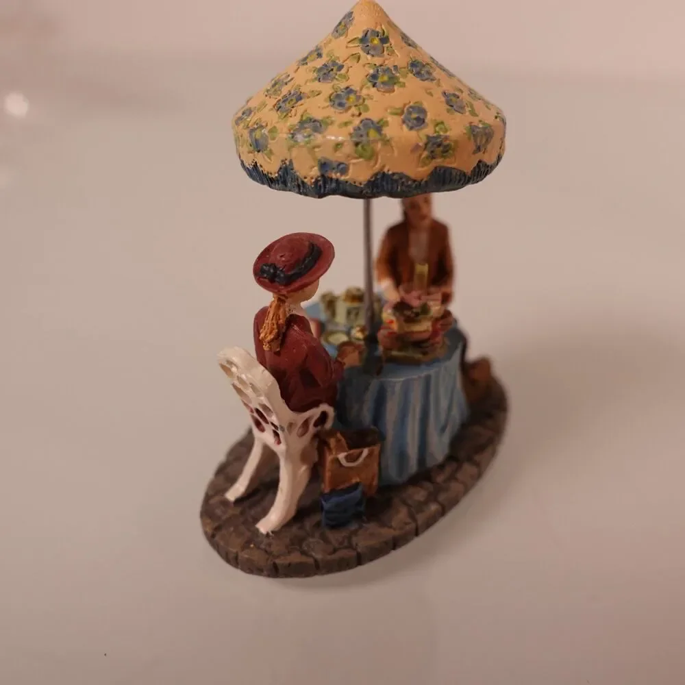 Hawthorne Village Thomas Kinkade Lamplight Tea Room 79985 with Lights and Figure